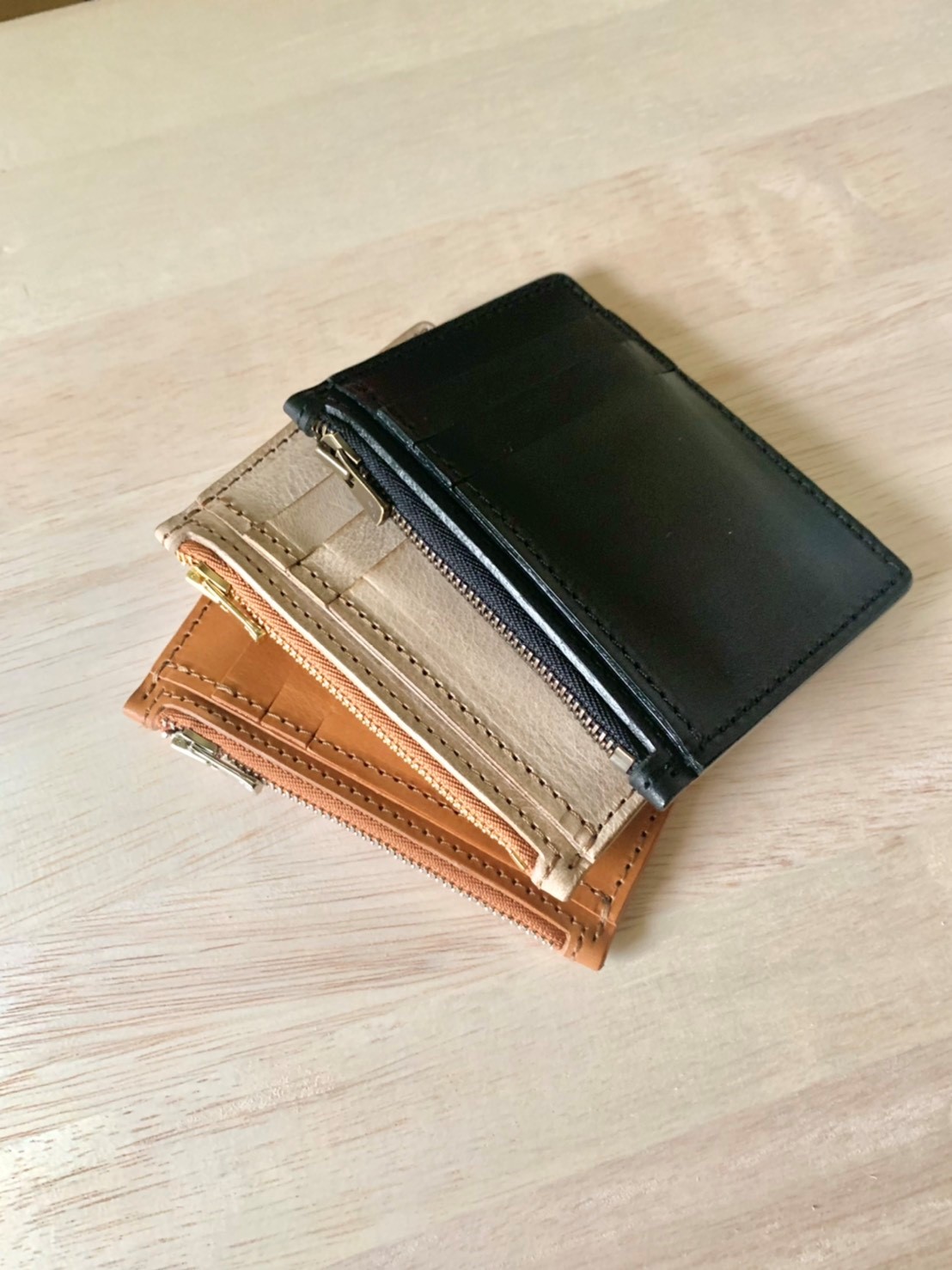 薄型 フラグメントケース |色:ブラック | anroom leather